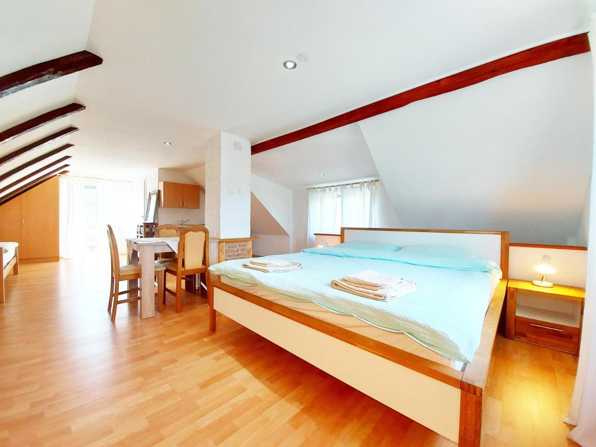Peter'S Pine Cottage كورينيتسا المظهر الخارجي الصورة