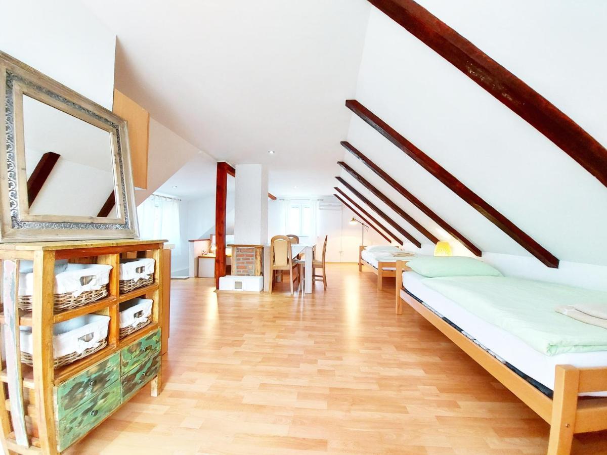 Peter'S Pine Cottage كورينيتسا المظهر الخارجي الصورة