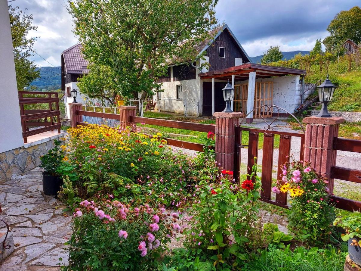 Peter'S Pine Cottage كورينيتسا المظهر الخارجي الصورة