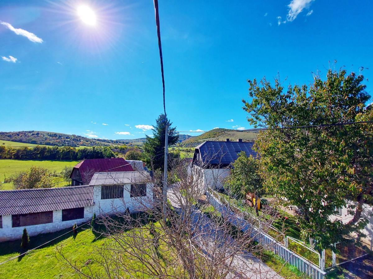 Peter'S Pine Cottage كورينيتسا المظهر الخارجي الصورة