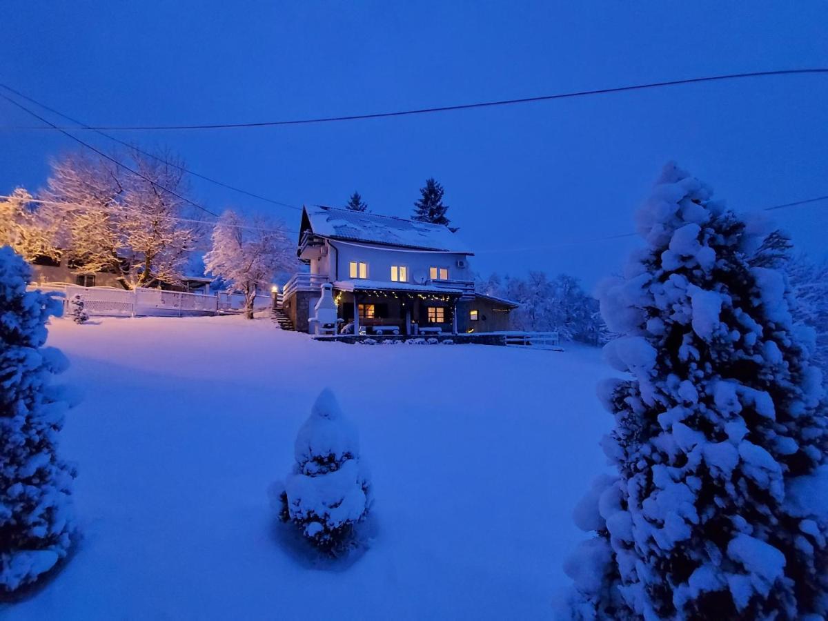 Peter'S Pine Cottage كورينيتسا المظهر الخارجي الصورة