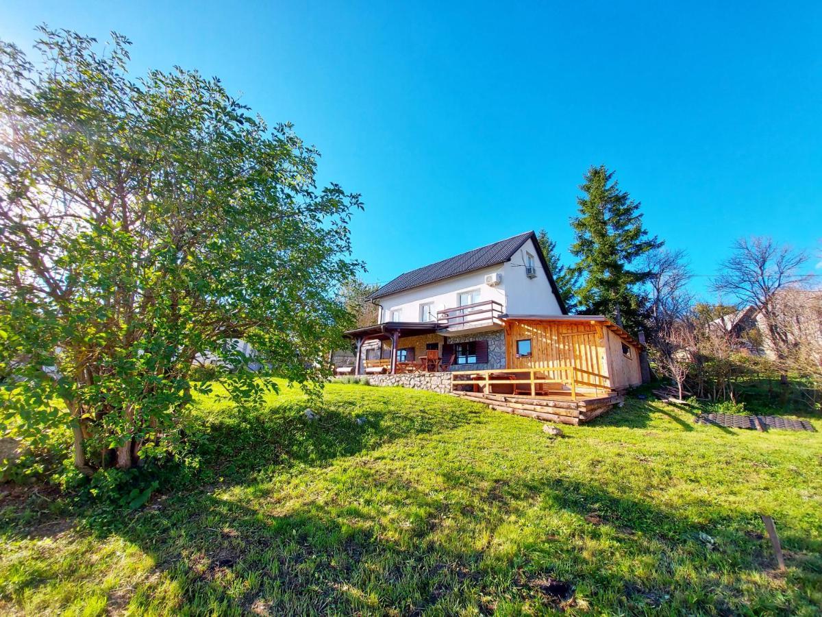 Peter'S Pine Cottage كورينيتسا المظهر الخارجي الصورة