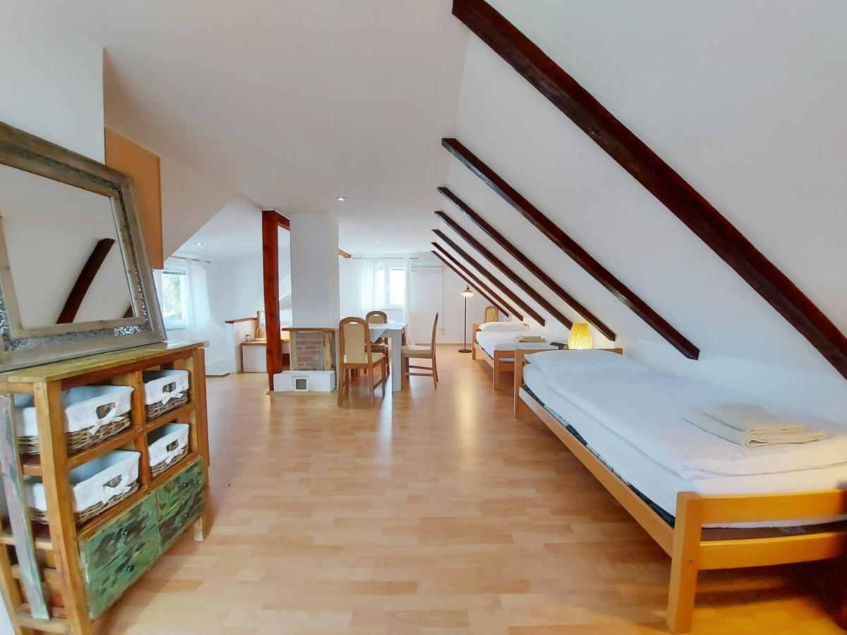 Peter'S Pine Cottage كورينيتسا المظهر الخارجي الصورة