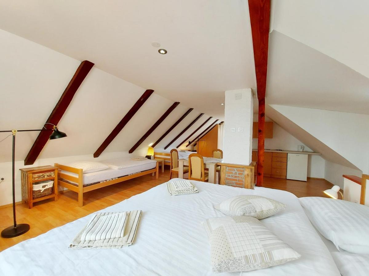 Peter'S Pine Cottage كورينيتسا المظهر الخارجي الصورة