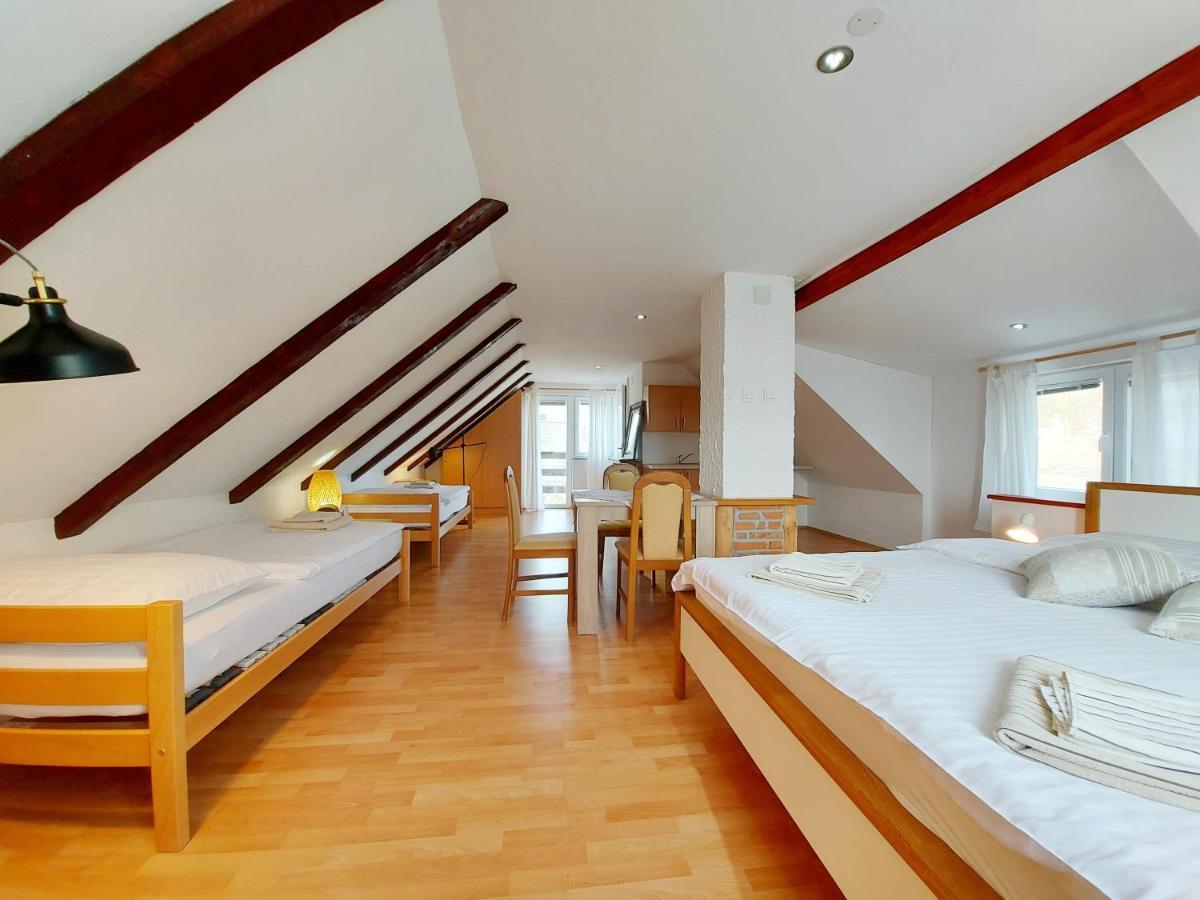 Peter'S Pine Cottage كورينيتسا المظهر الخارجي الصورة