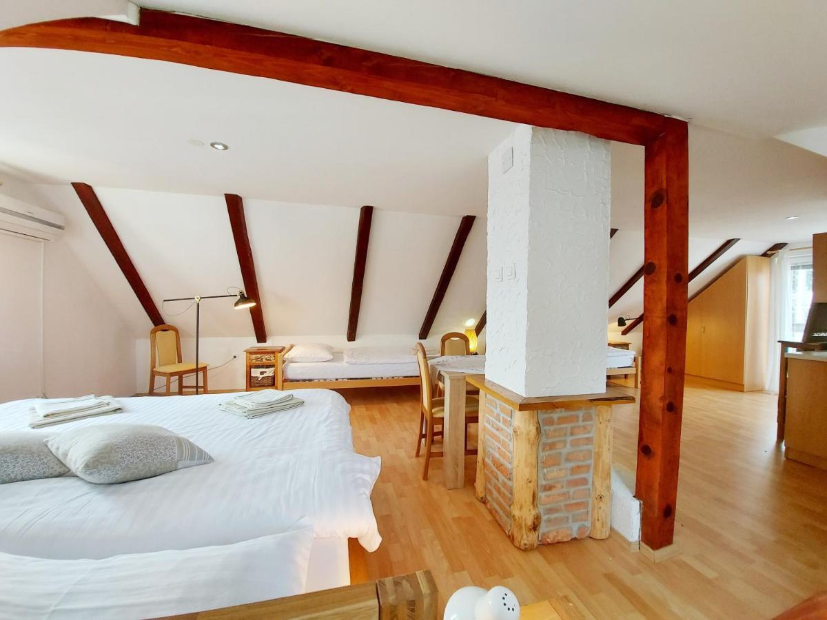 Peter'S Pine Cottage كورينيتسا المظهر الخارجي الصورة