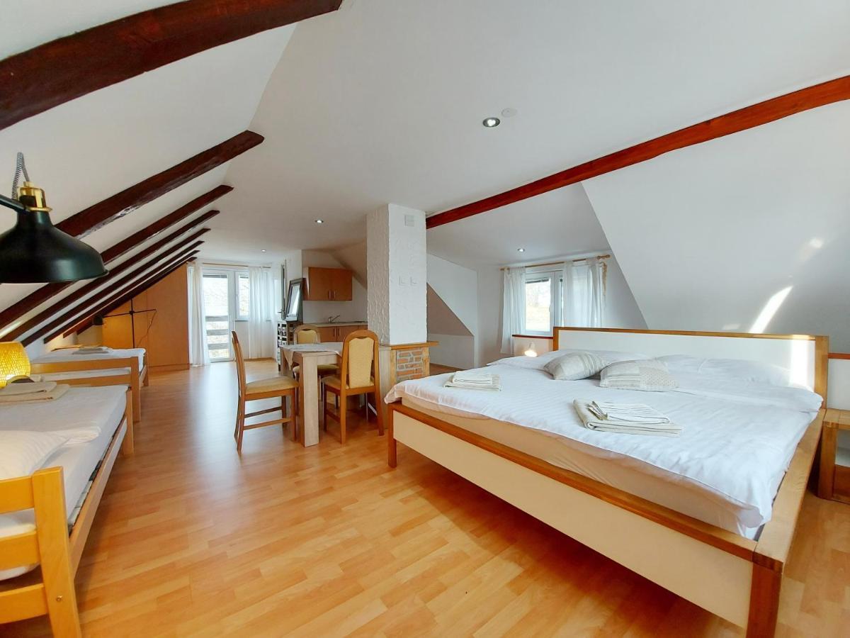 Peter'S Pine Cottage كورينيتسا المظهر الخارجي الصورة